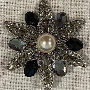 Vintage Premier Designs "Pearls Night Out" Pin/Pendant
